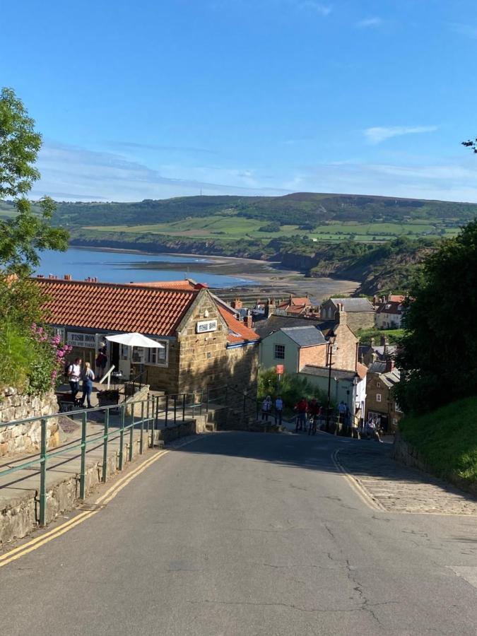 Birtley House Bed And Breakfast Robin Hood's Bay Exterior photo